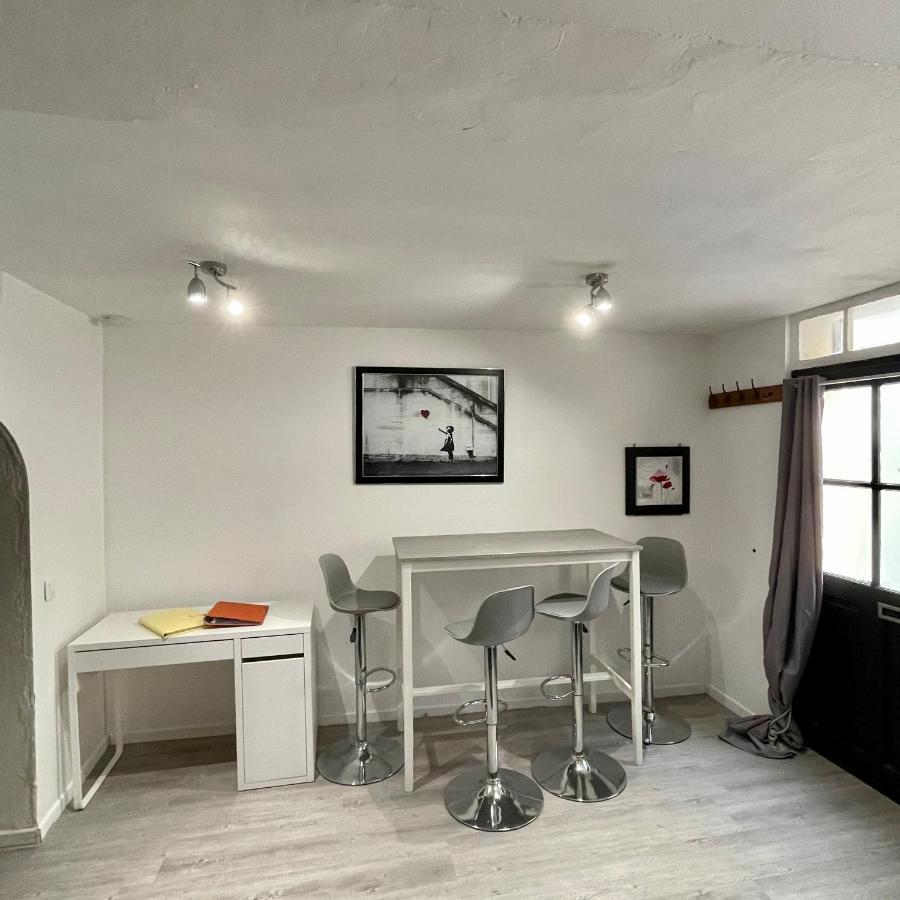 Apartment Intra-muros Bien Situe Et Agreable A Proximite Des Theatres