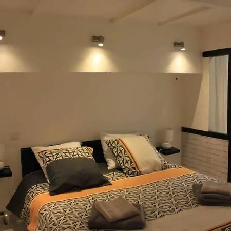 Appartement Intra-Muros Bien Situe Et Agreable A Proximite Des Theatres Avignon Exterior photo